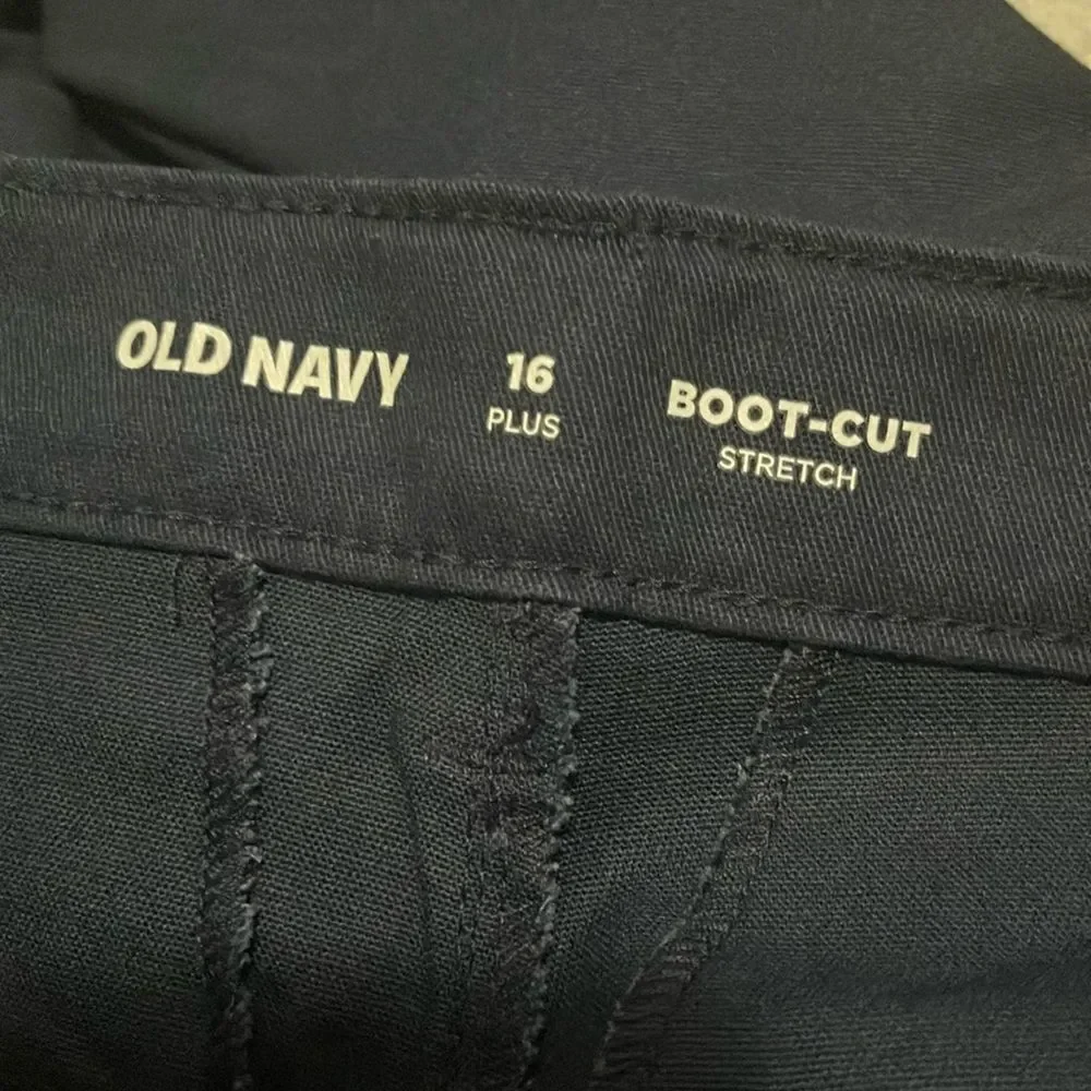 NWT- Old Navy - girl’s 16. Bootcut uniform pant